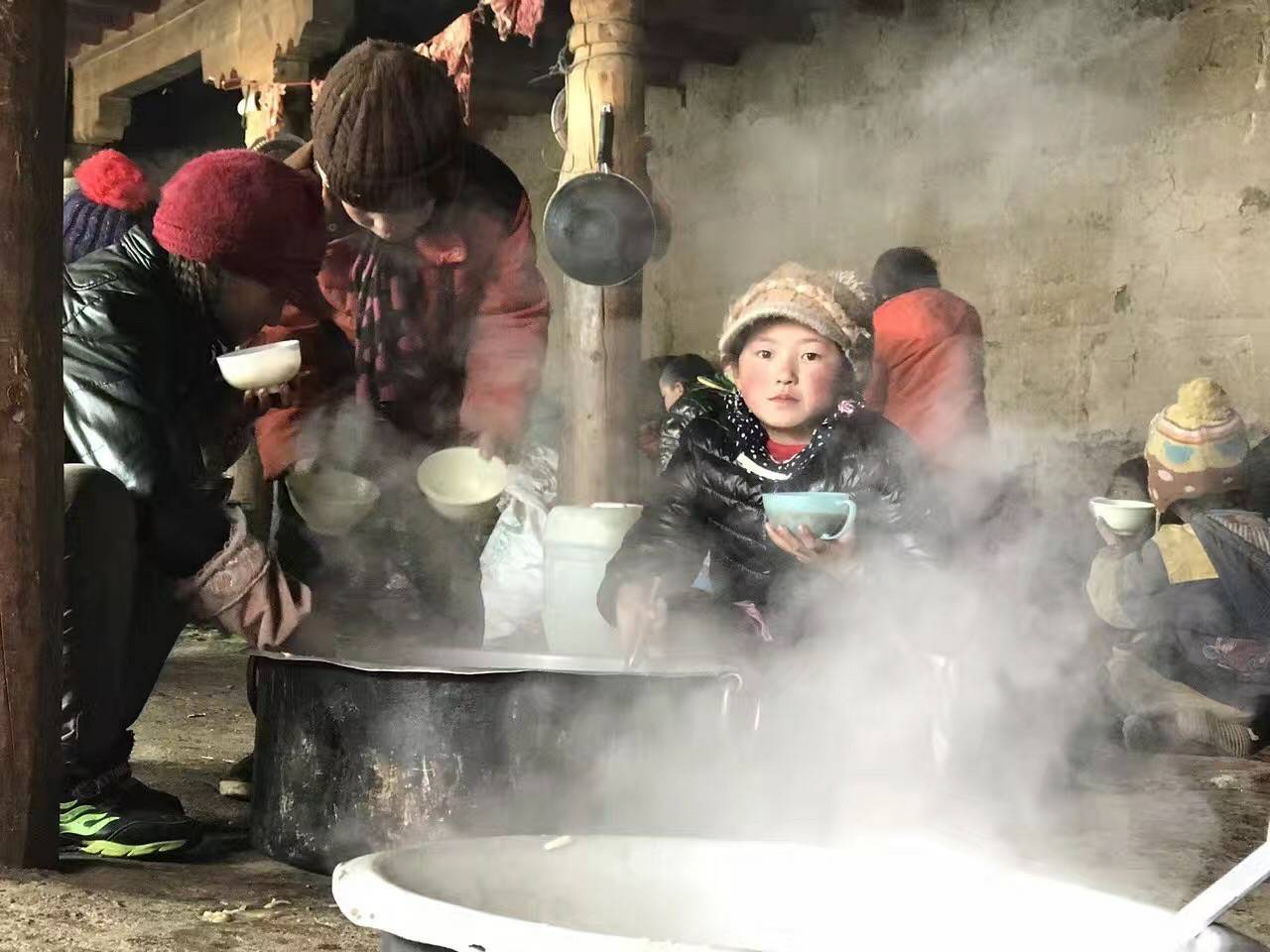 爱游戏·体育-爱游戏(中国)一站式服务官网公益回顾丨家国同欢月同圆 温暖满载甘孜州(图10)